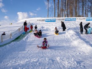 F VILLAGE Snowparkにはそりやスノーチューブを楽しめます!!