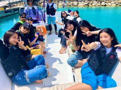 港から古宇利島まで車で約10分!美ら海水族館まで約20分!観光の合間にサクッと体験できるパラセーリング、オススメです☆
