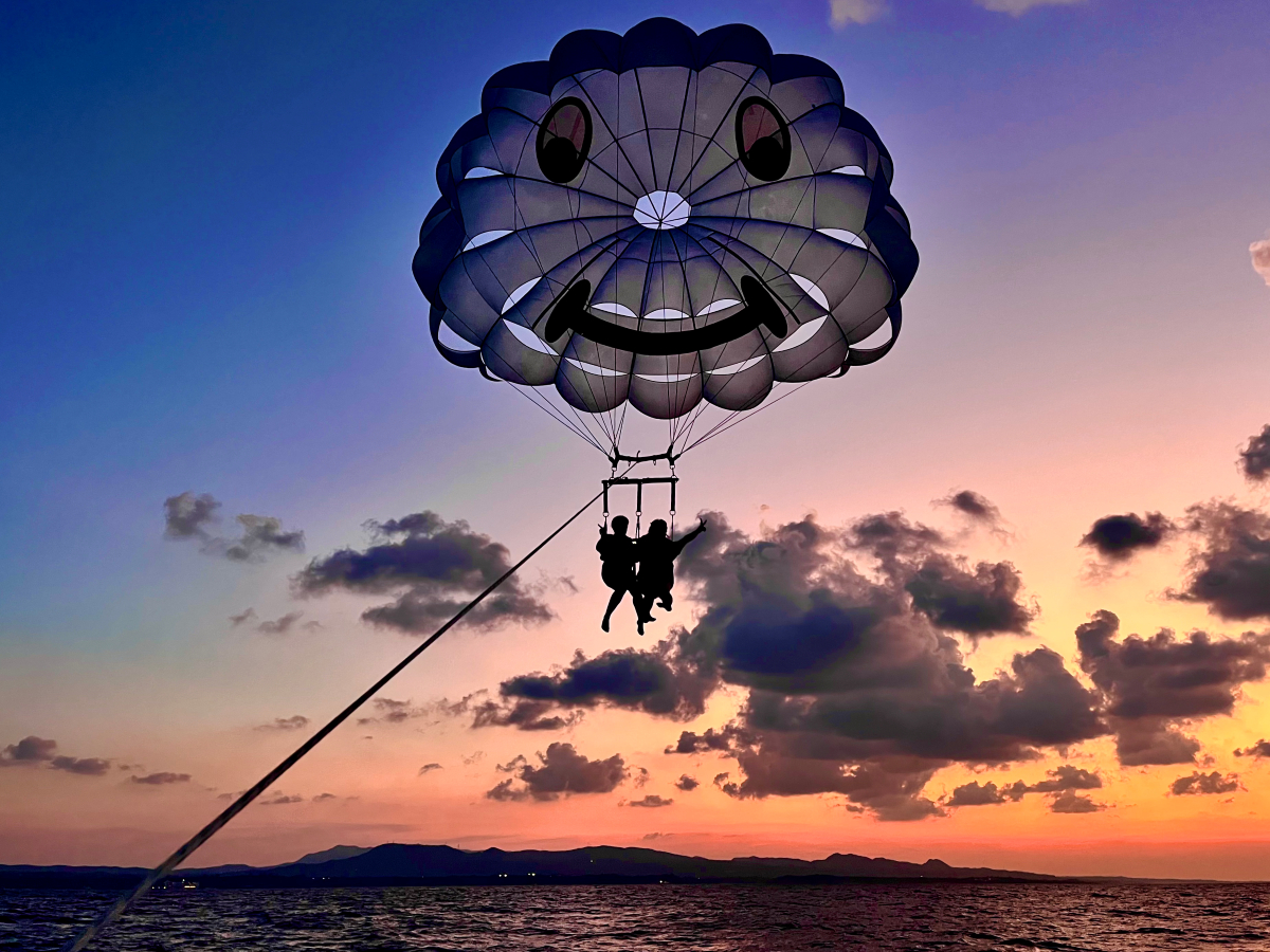 �o���L�x�ȃL���v�e�������q�l�ɍ��킹�đ��c���܂�
