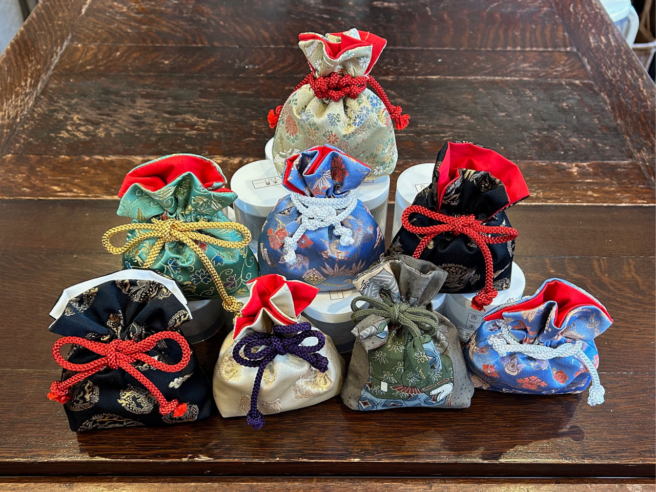 �������͌��ւ⏰�̊ԁA�Q���⋏�ԂȂǂ��D���ȂƂ���ɒu���Ă��y���݂��������B�Ԃ̒���X�|�[�c�W���̃��b�J�[�Ƃ������ꏊ�ɂ��������߂ł��B