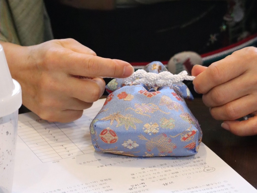 ���{�����т̑��ɂ��A���ѕ���ς���ƈ�ۂ�����Ă��܂��B