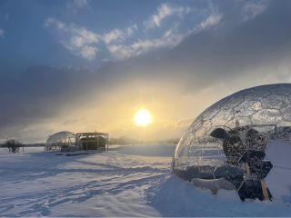 休憩用ドームテントからは利尻山を見ることができます
