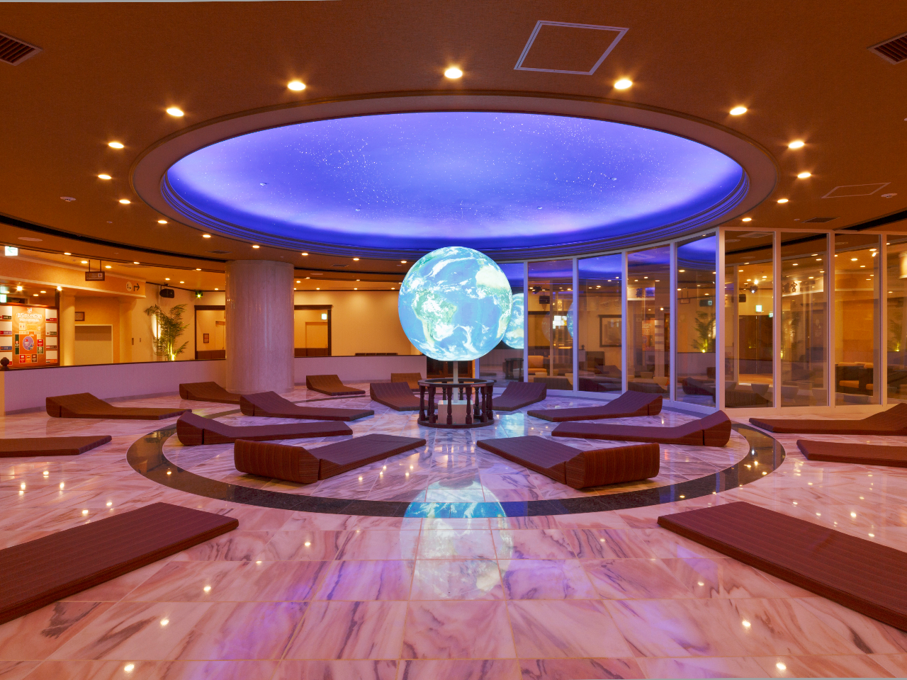 各国の沐浴空間を巡ることで、古代から続く温浴施設の癒しに触れながら、極上のリラックスをご堪能ください。