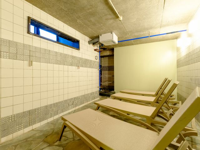 高濃度熱氣浴室 『不老庵』室内です、4名様までご利用になれます