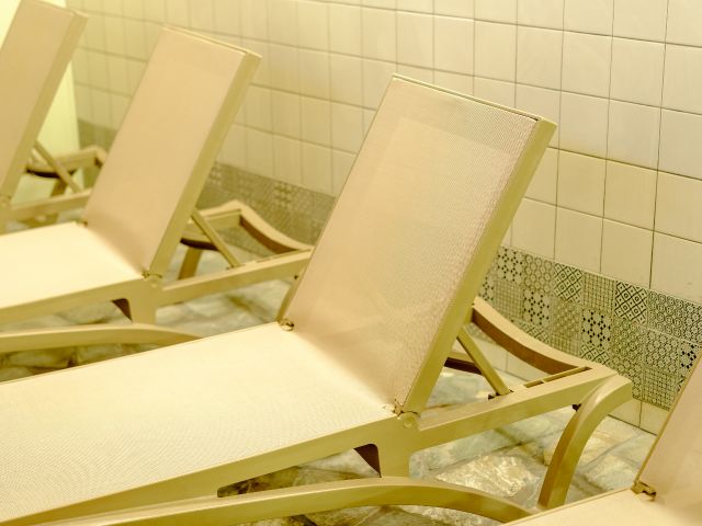 室温30〜46℃、湿度80〜95% 季節・天候によって変動します