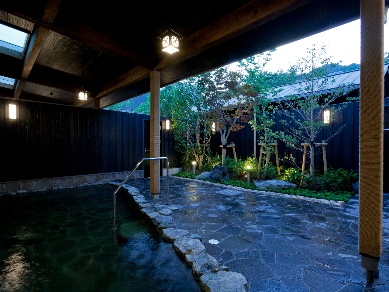 露天風呂(岩風呂)