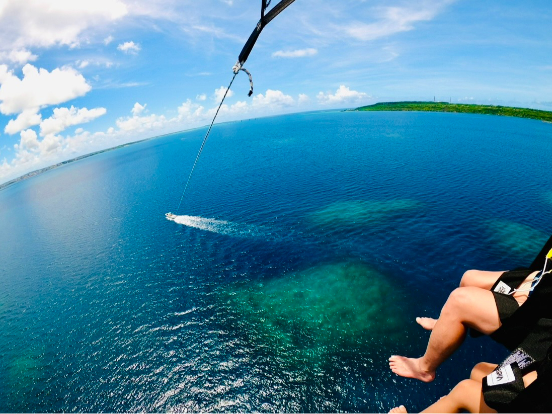 上空からの宮古ブルーは大迫力です!