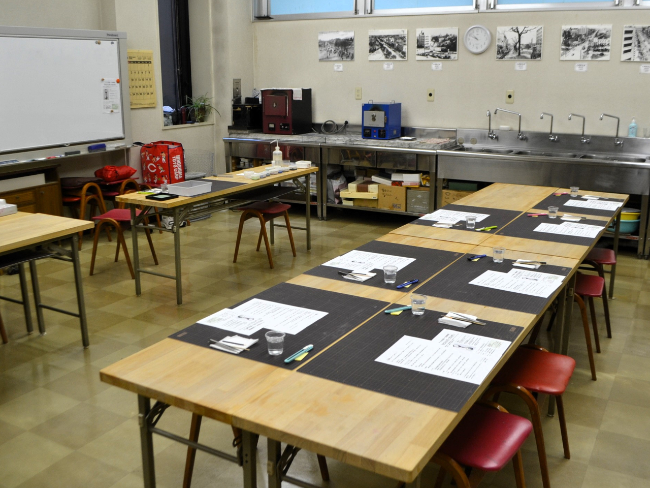 ꕗiłBɂėp鋳͈قȂ܂Bʐ^͂RK̏ꍇłB