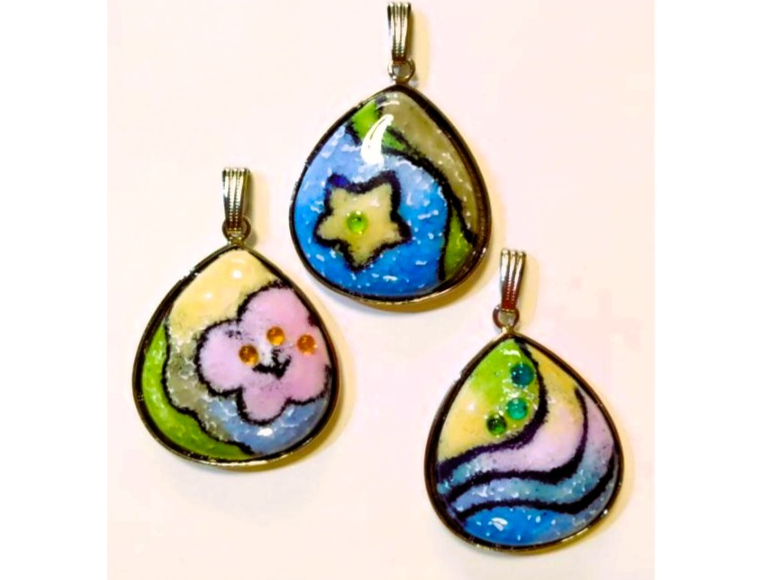 札幌時計台すぐ近く 七宝焼き体験教室 かきわり七宝のペンダント制作 2026年2...