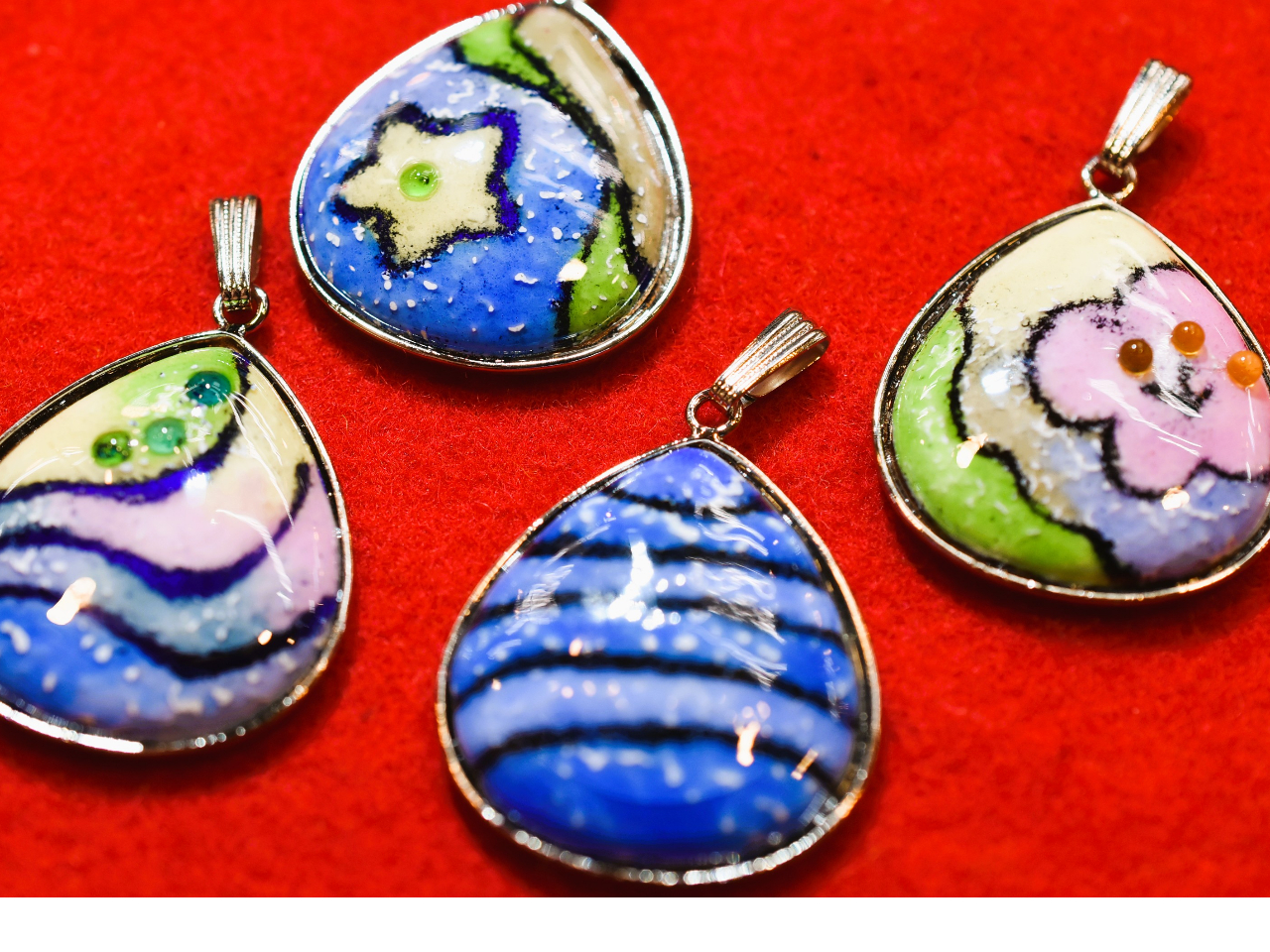 札幌時計台すぐ近く 七宝焼き体験教室 かきわり七宝のペンダント制作 2026年2...