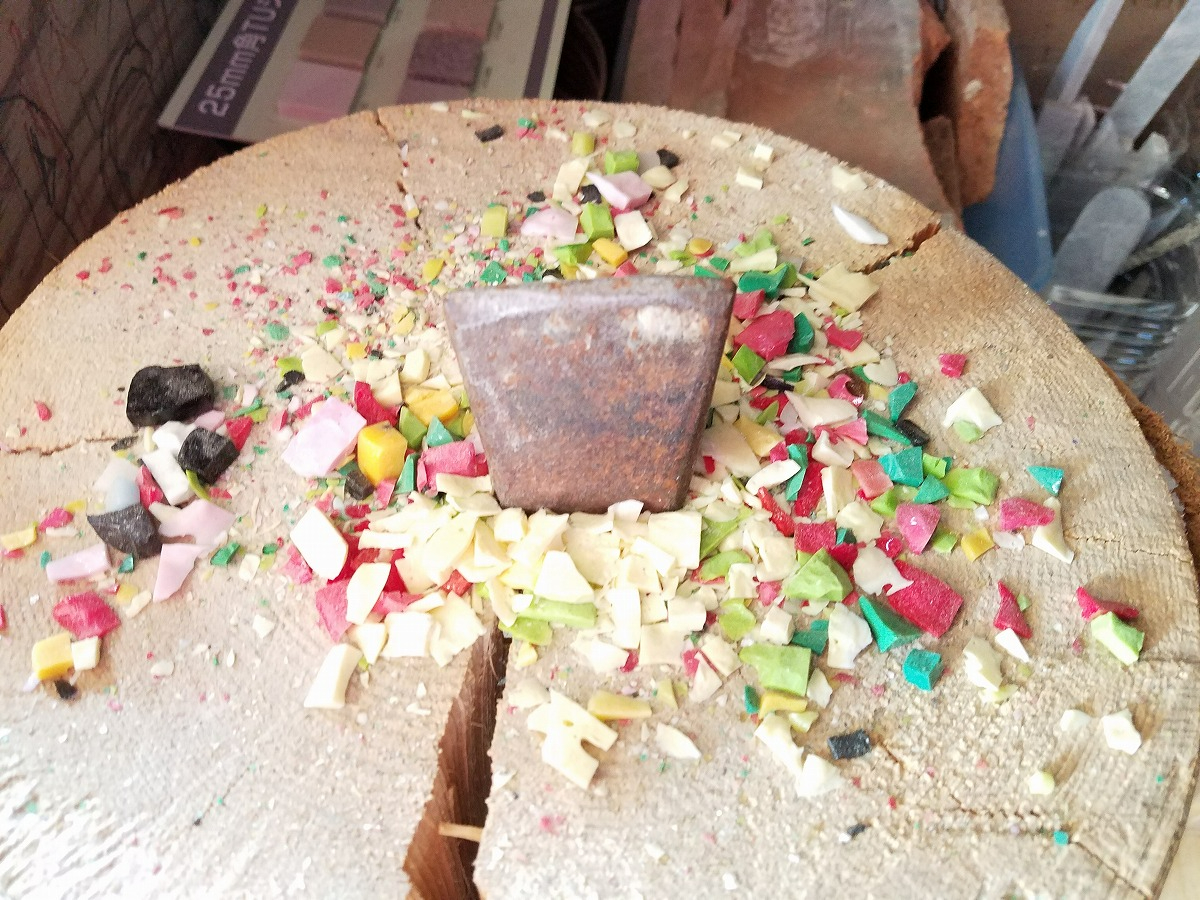 UCNA[ǵAIO3000N瑱`H|ŁAlXȐF̐΁A嗝΁AKXăs[X񂹍킹ĊG͗lグ鑕p̋Z@łB