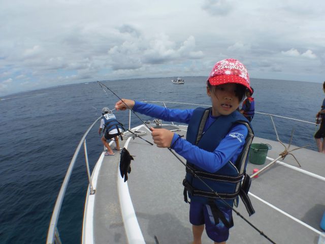 親子で楽しく熱帯魚釣り♪