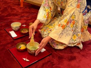 ご自身でお抹茶を点てましょう