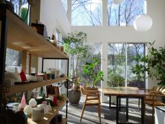 阿蘇の林に囲まれた癒しの空間での製作体験になります