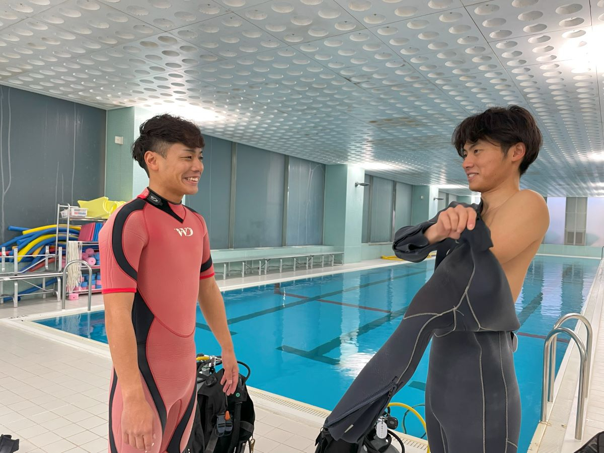 �E�G�b�g�X�[�c���g�̂ɂ��������̂𒅗p�����܂��I