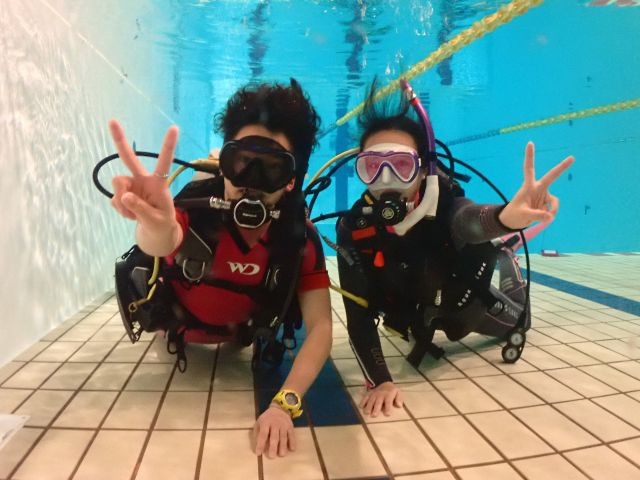 余裕があればこのまま水深3mへトライ!インストラクターと一緒なので安心です。