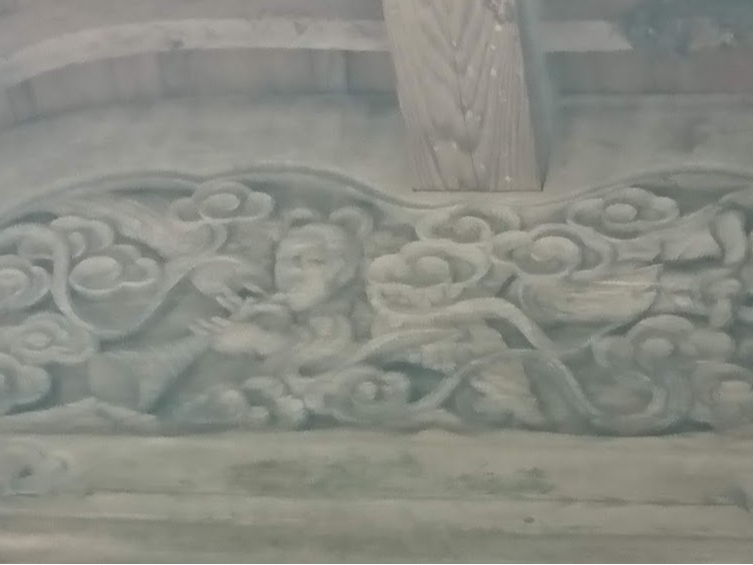 ラッパを吹く天使