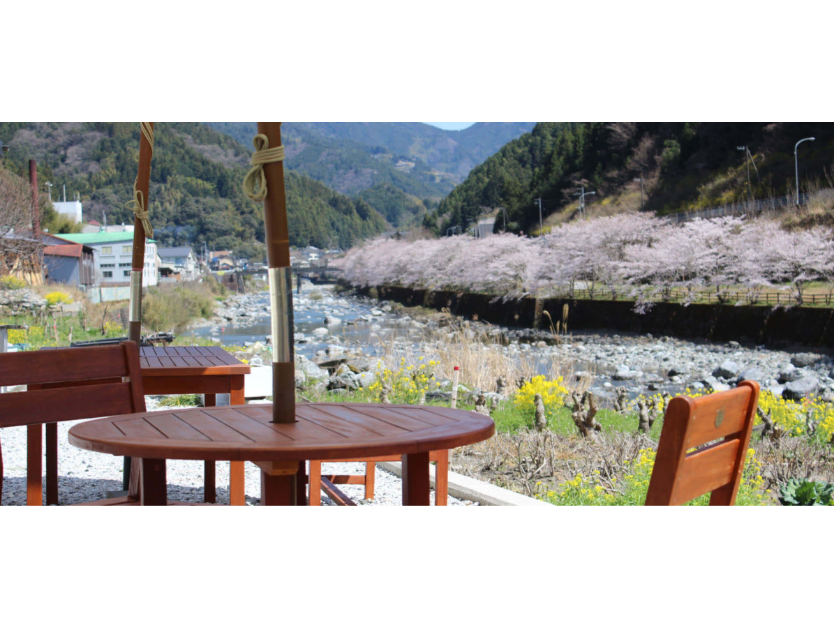 池川茶畑プリンから見える土居川の流れ