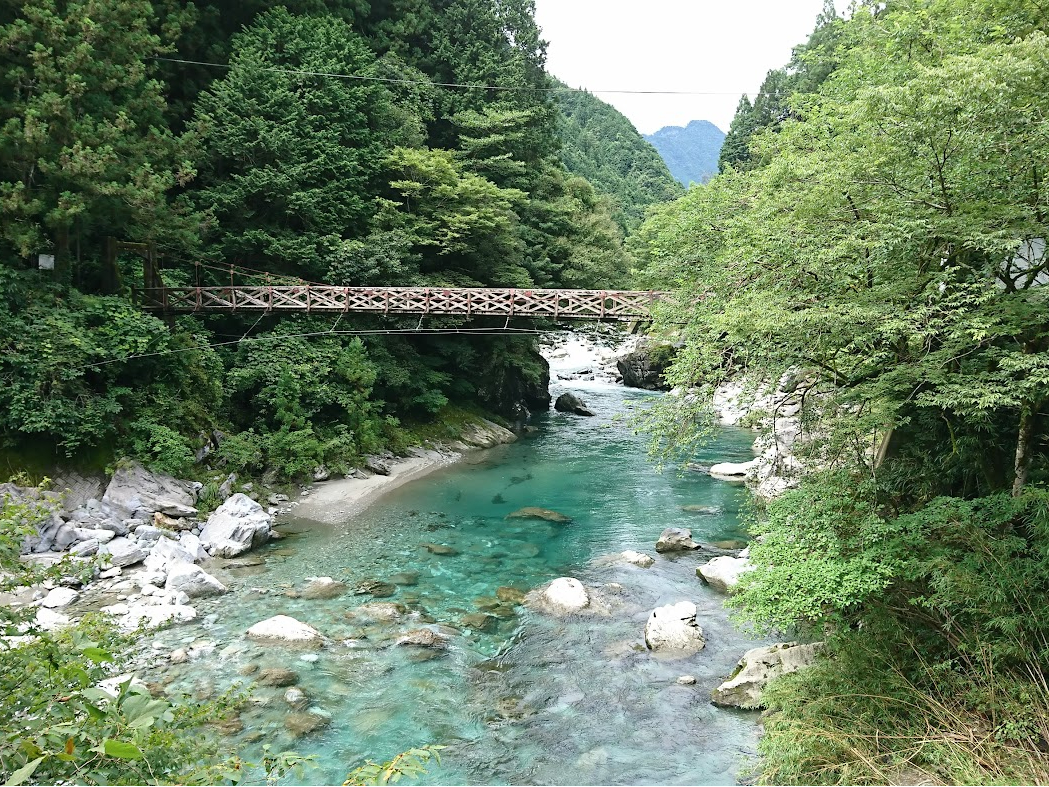 安居川にかかる余能橋