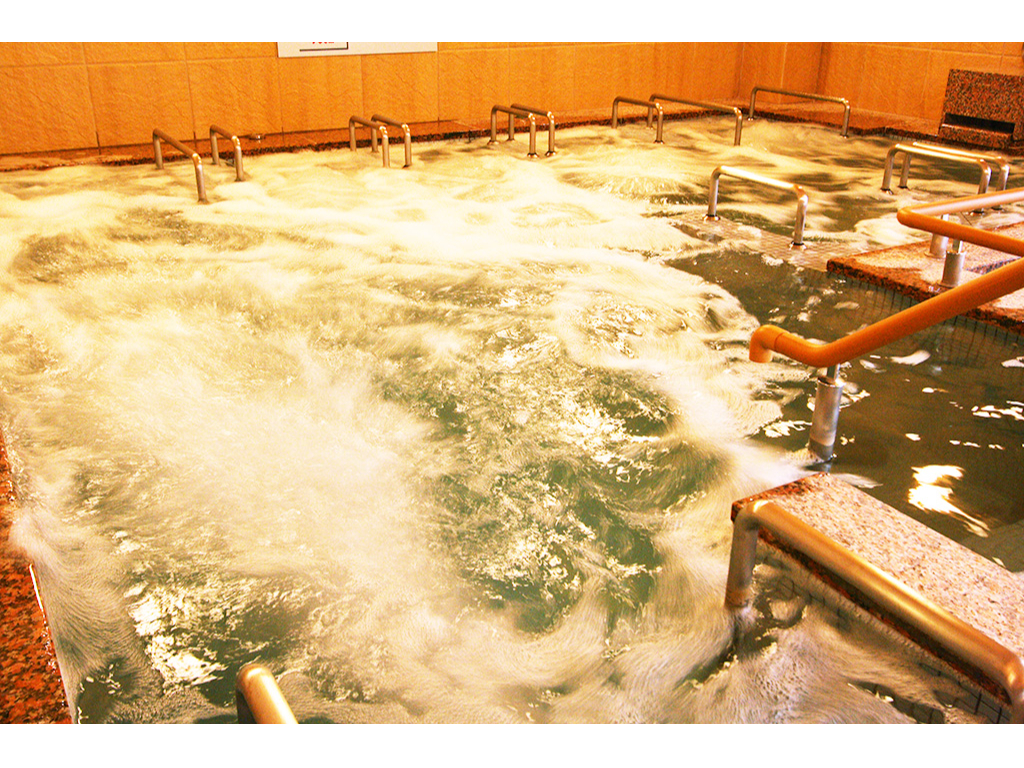 `Vѓ`X[p[WFbgAdCCȂ4ނ̉@y݂܂BNƔeՂl܂CłB