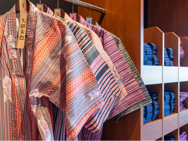 東京豊洲万葉倶楽部の入浴プランをお得に予約★また浴衣・作務衣はデザインも豊富に取り揃えております♪ぜひご家族・恋人・ご友人みなさまでお越しください。