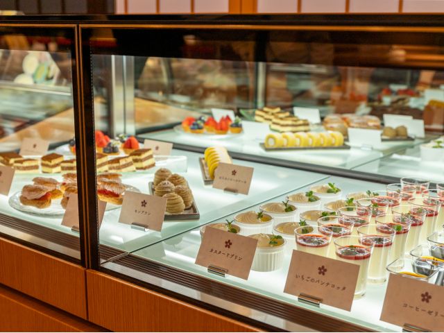 なんと…温泉施設なのにパティシエが!?専属パティシエの作るスイーツも食べ放題♪