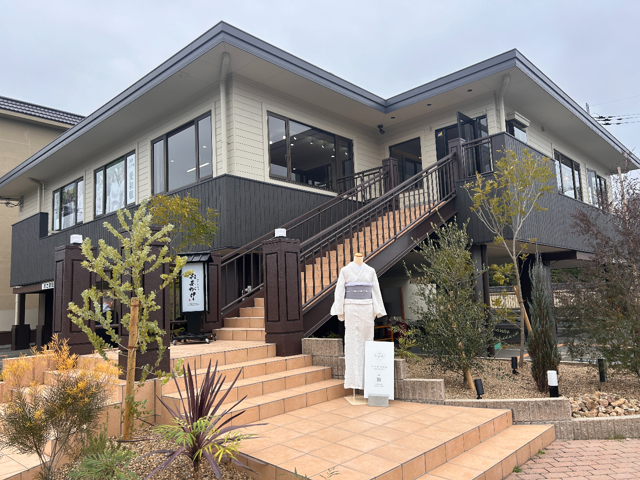 2Fɂ܂BLXƂXł́AAl҂ꏊ܂B