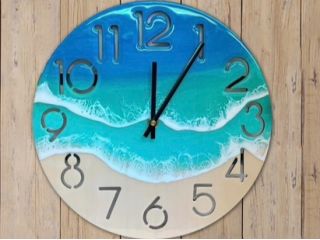 人気の30pの壁掛け時計です。