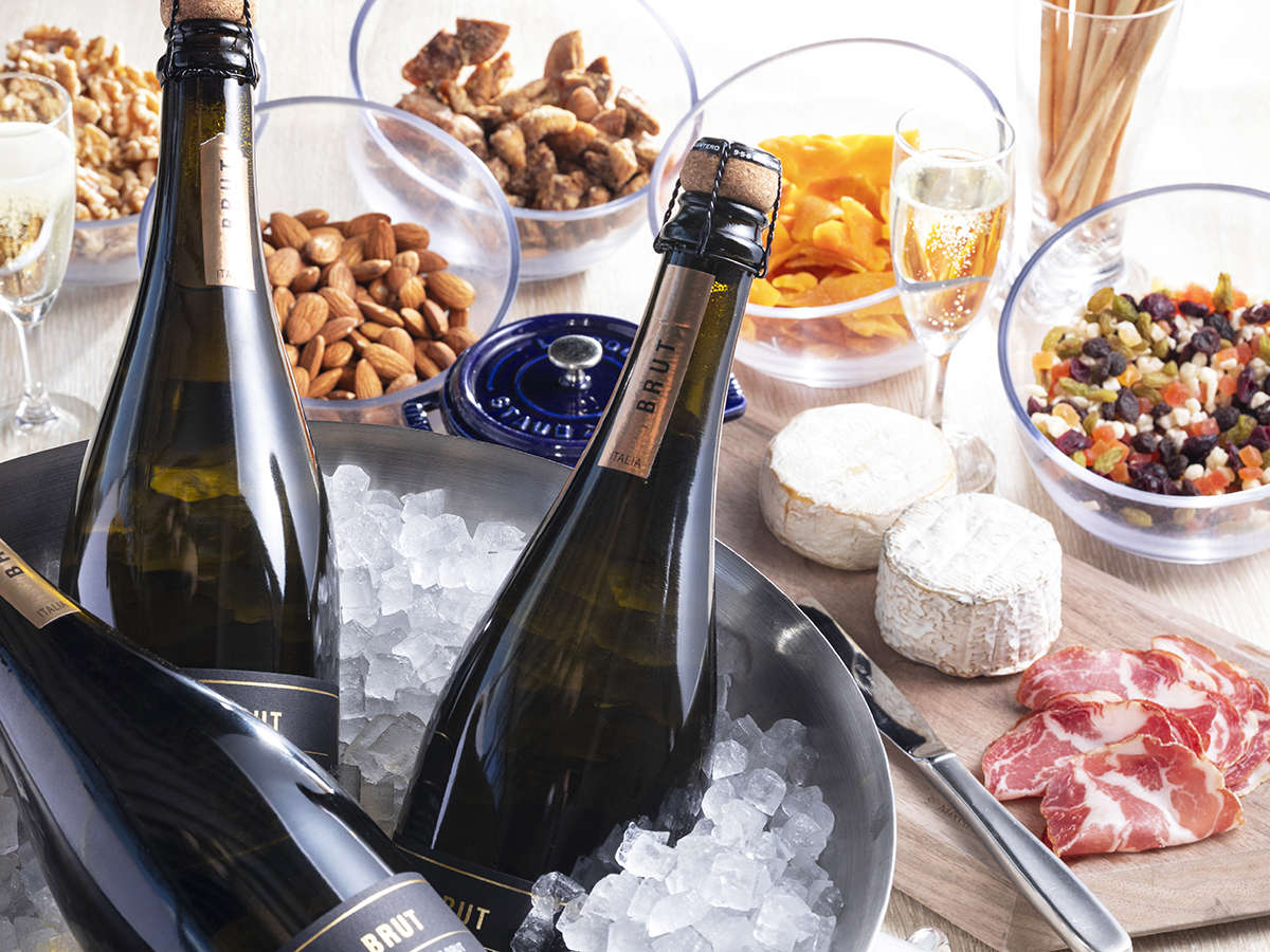 ���H�ŃX�p�[�N�����O���C�����ґ�Ɋ��\�B���n����`�[�Y�A�i�b�c�Ƌ��ɁB