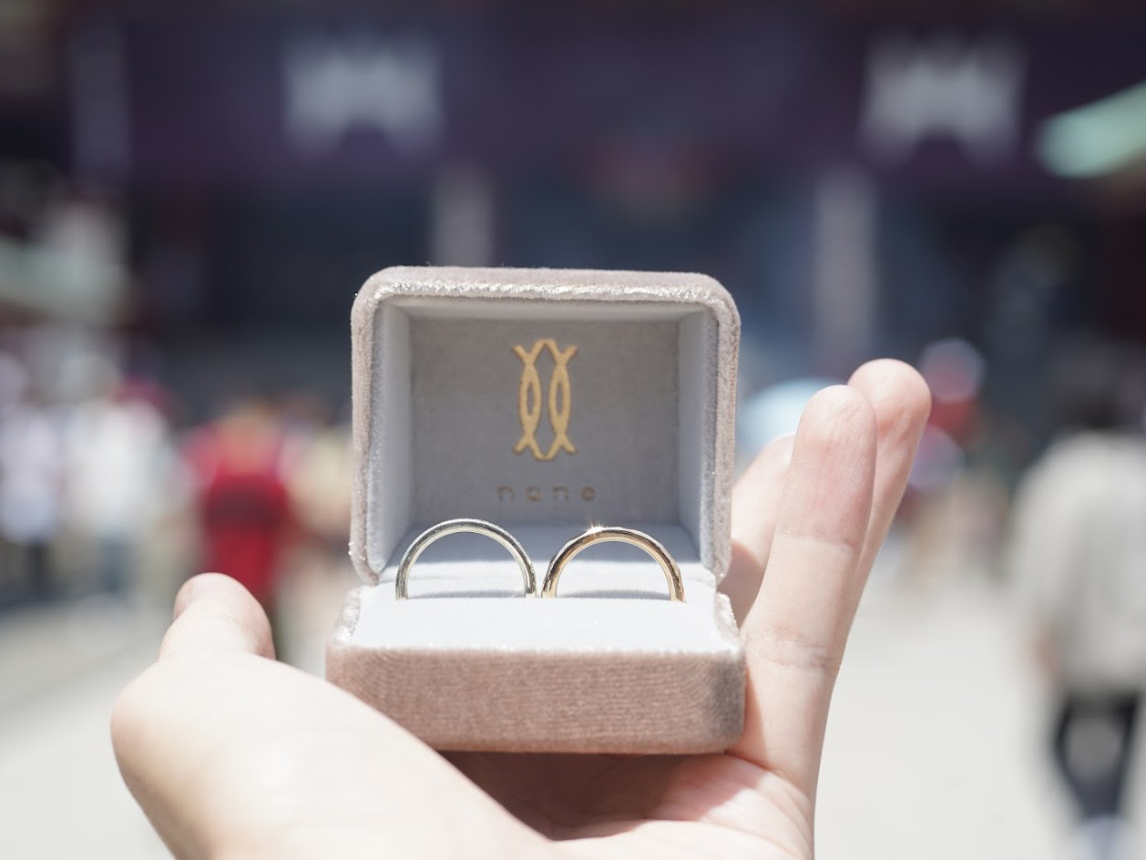 ベルベットボックスは2人分の指輪が入ります!