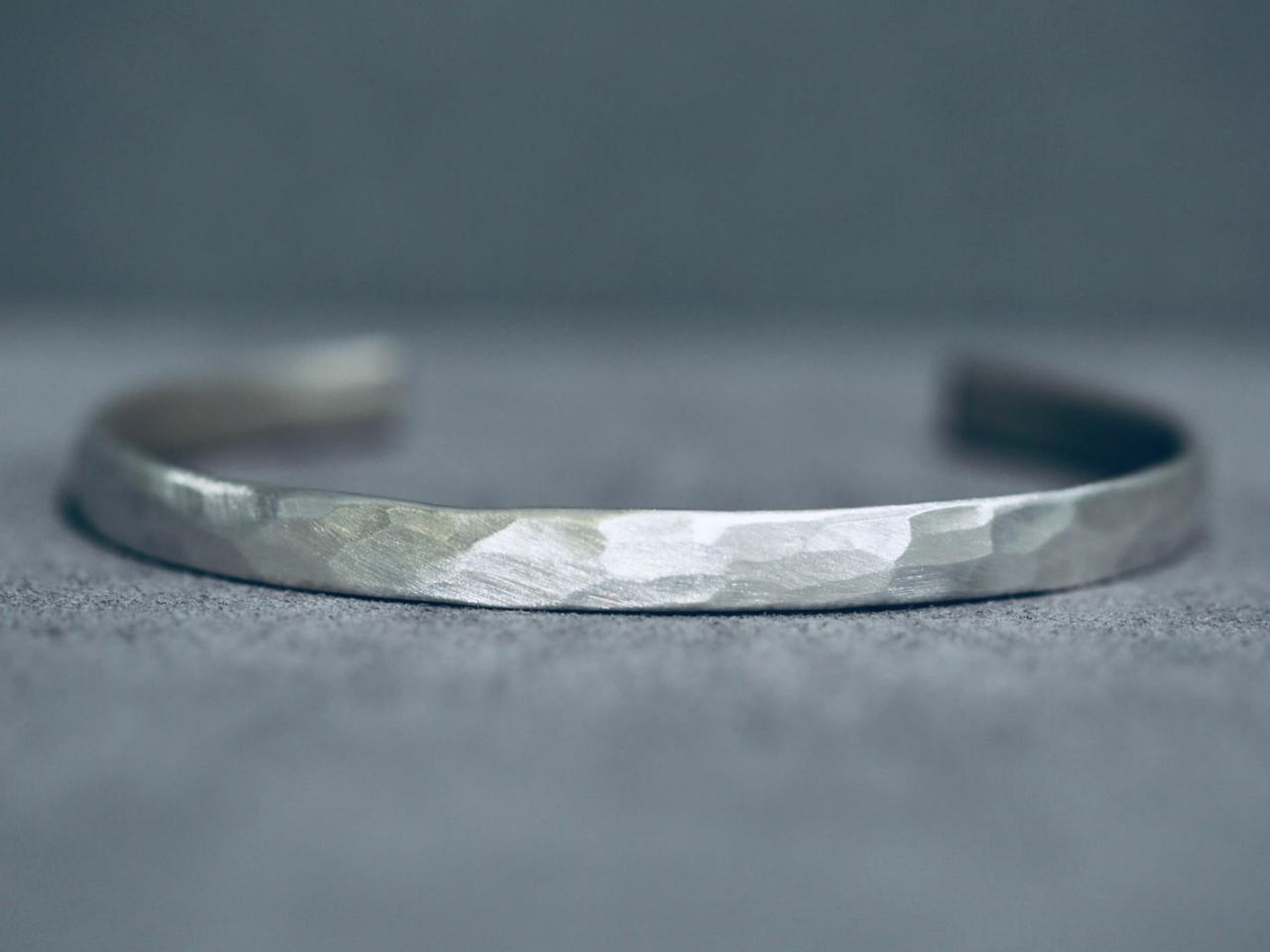 シルバ 6×3mm ポコポコマットバングル