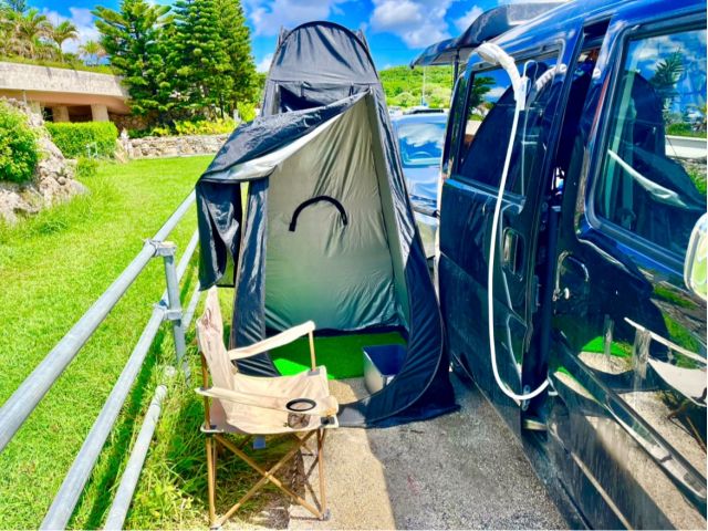 現地には更衣テント、簡易シャワー完備♪