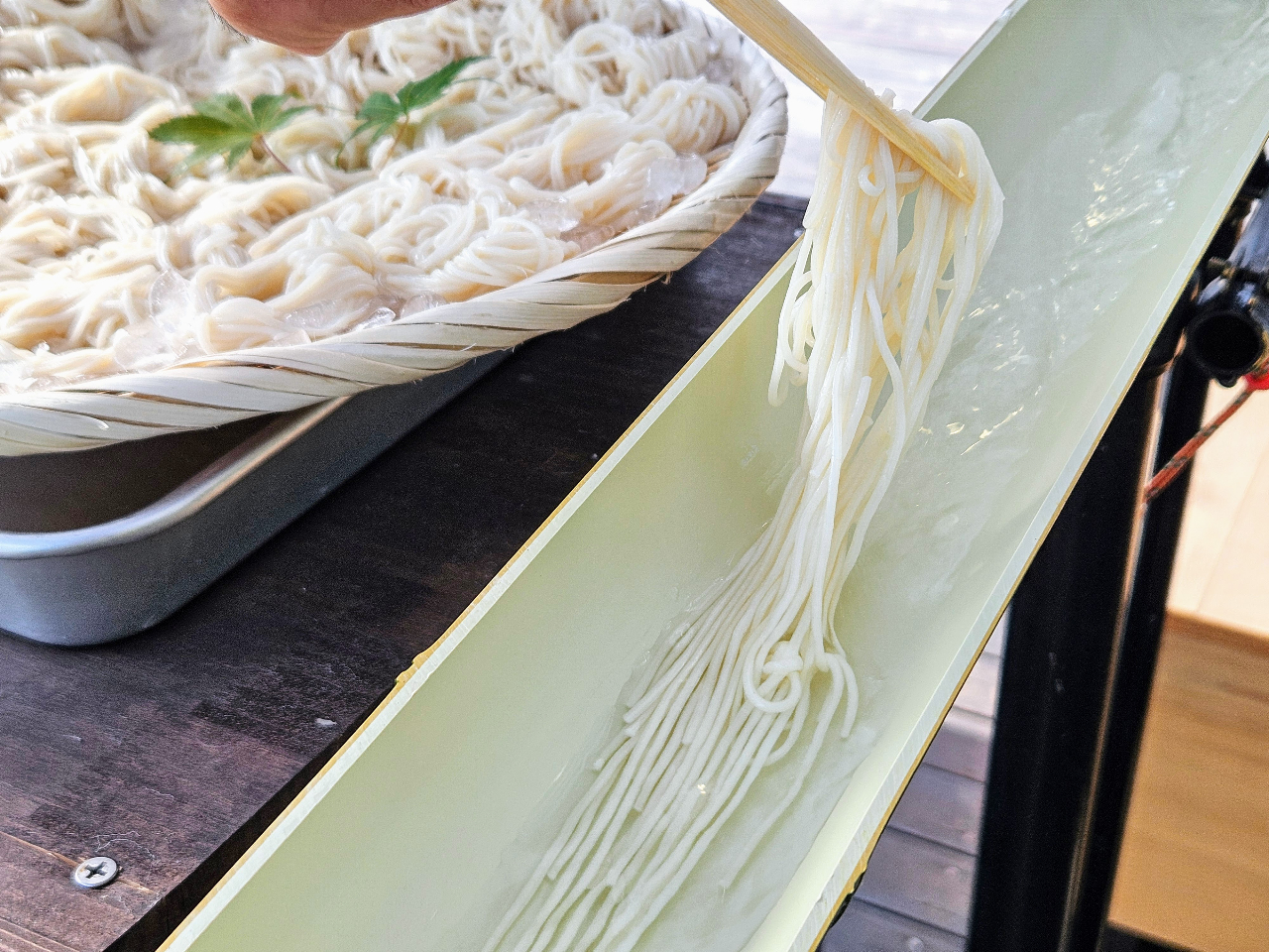 �����߂�𗬂��āA������������ĐH�ׂ�I�V���v���ł����A�E�}�C���y���A�����Ď�y�I���ꂪ�l�C�̔閧�Ȃ�ł��傤�ˁB