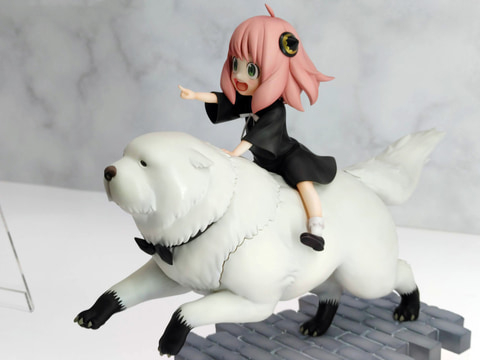 AjySPY~FAMILYz{hƃA[j