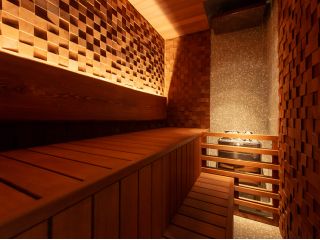 個室サウナ 広々ゆったりな上質サウナ室