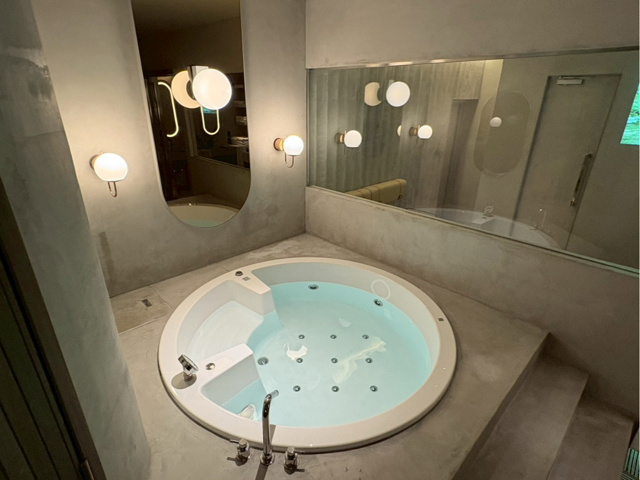 VIP���[���@�V�R����W���O�W�[