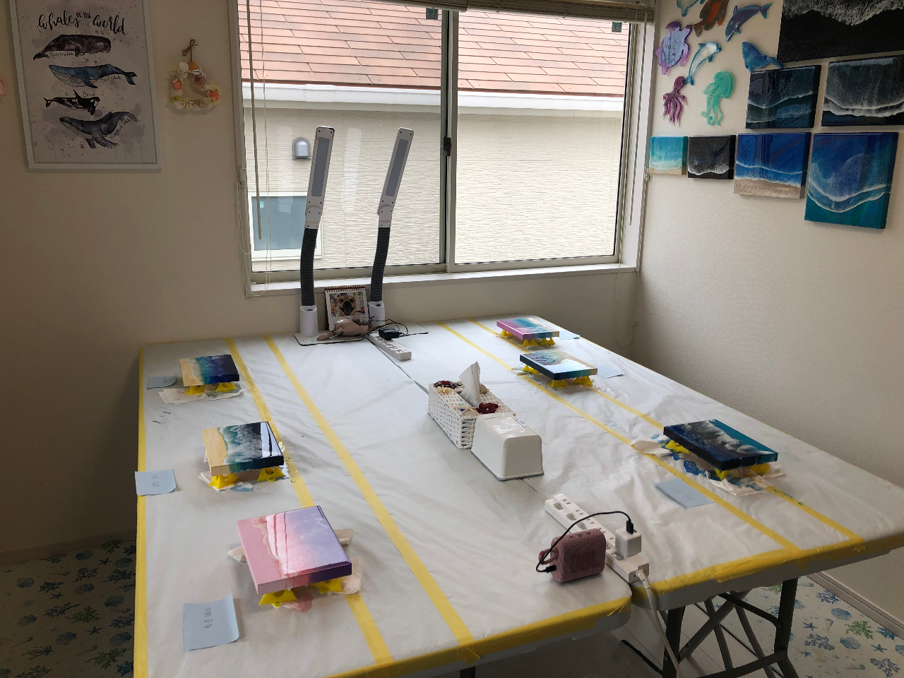 ���[�N�V���b�v�̌��̗l�q