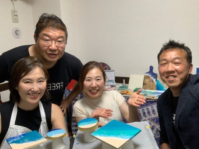 レジンアートのプロ講師を夫婦で務めています!1枠1組限定で個室でゆっくりとお仲間だけで時間をお過ごし頂けます。