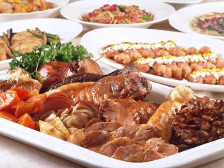 秋の食材を使用した全50種の和洋中ブッフェ