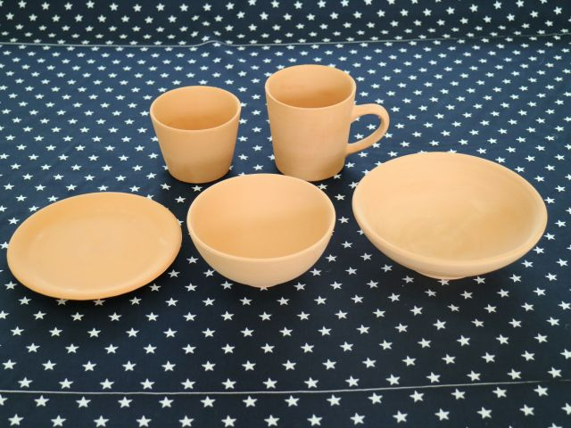 越前焼の絵付け体験】思い出の作品をつくろう《ファミリーにおすすめ