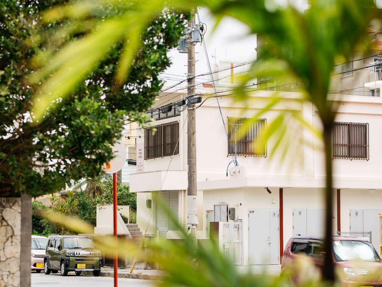 近隣には、地元の方からも愛される飲食店があります。
