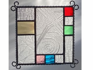 現在製造されていない貴重な昭和レトロガラスです。柄は名前が付いていて今回はハイウェイ・手織・繁・菊・つづれです。ガラス部分約12cmx12cm