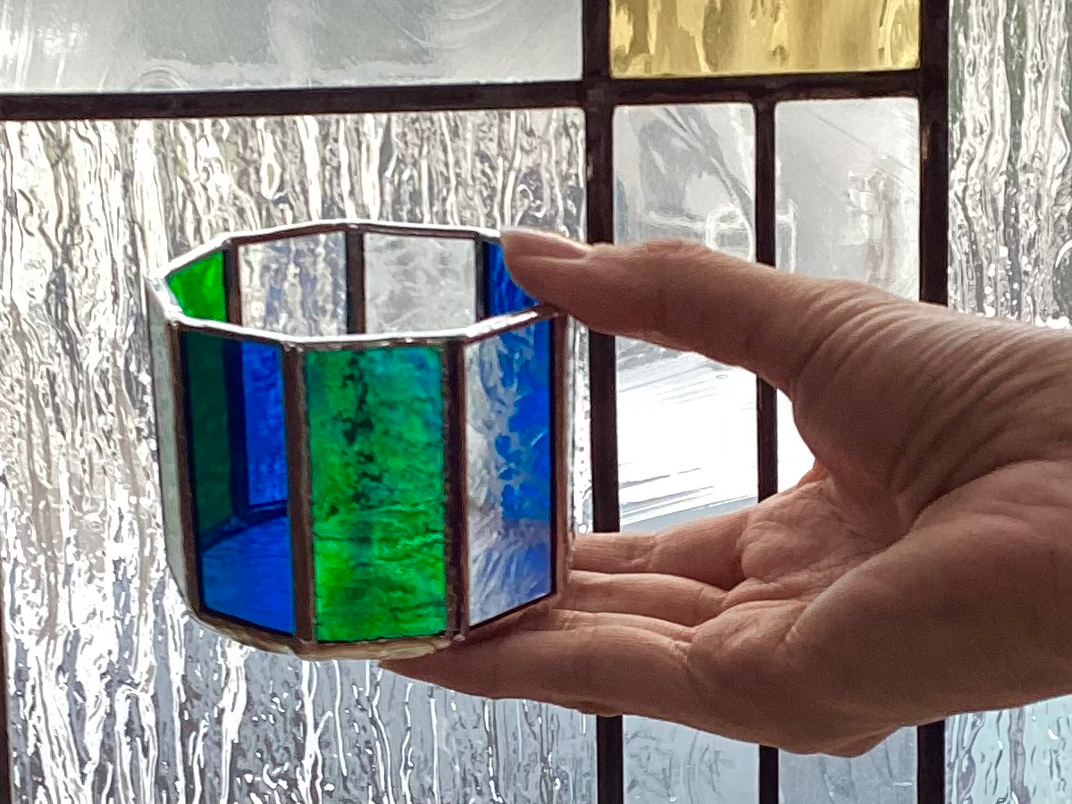 新中野×ステンドグラス】【女性・カップル限定】結晶柄と5色のガラスで