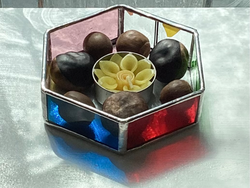 アロマキャンドルのトレイにも。癒しの空間にぴったりです。