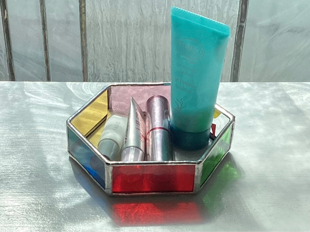 hbT[ʏɎU炩Ă܂ׁX̒BBKXȂ̂ŔGĂĂ􂦂ĕ֗BZłCɓ̐FƌCł邩B