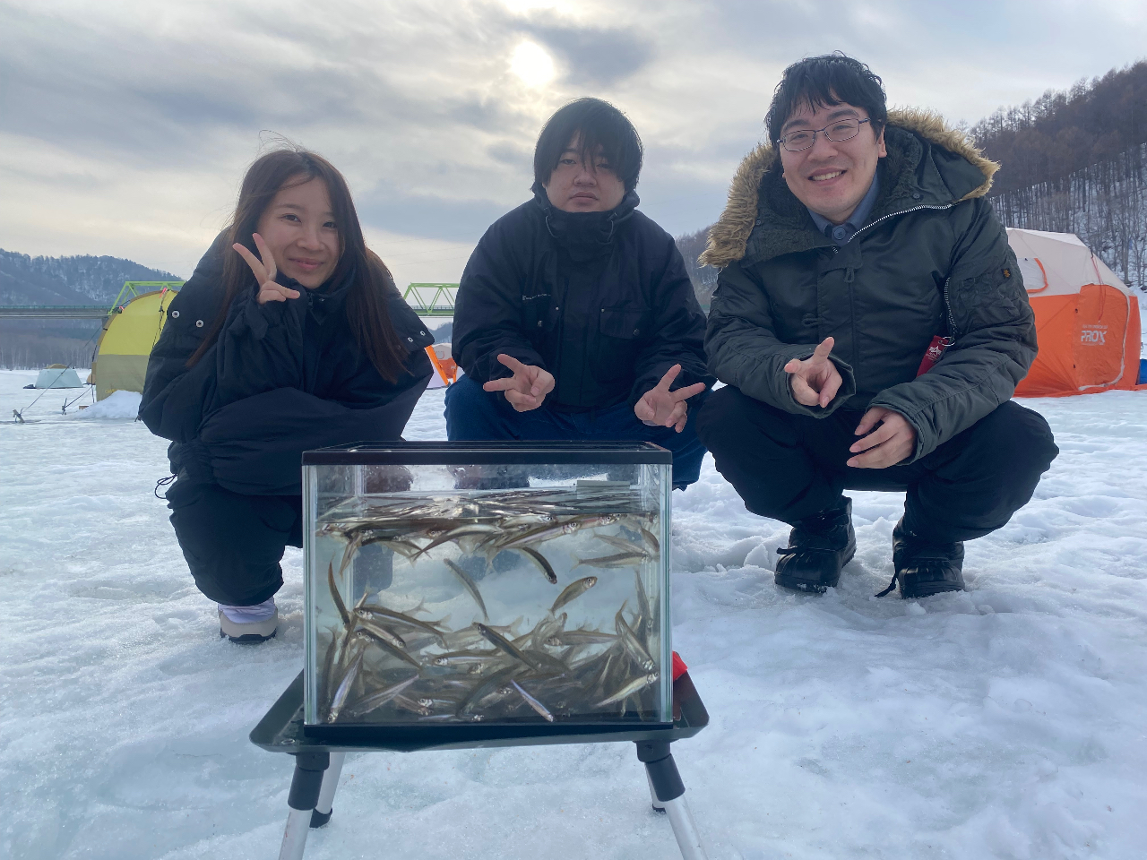 【3月限定】人気フィールド金山湖。卒業旅行応援ワカサギ釣りと氷上グルメ体験プラン