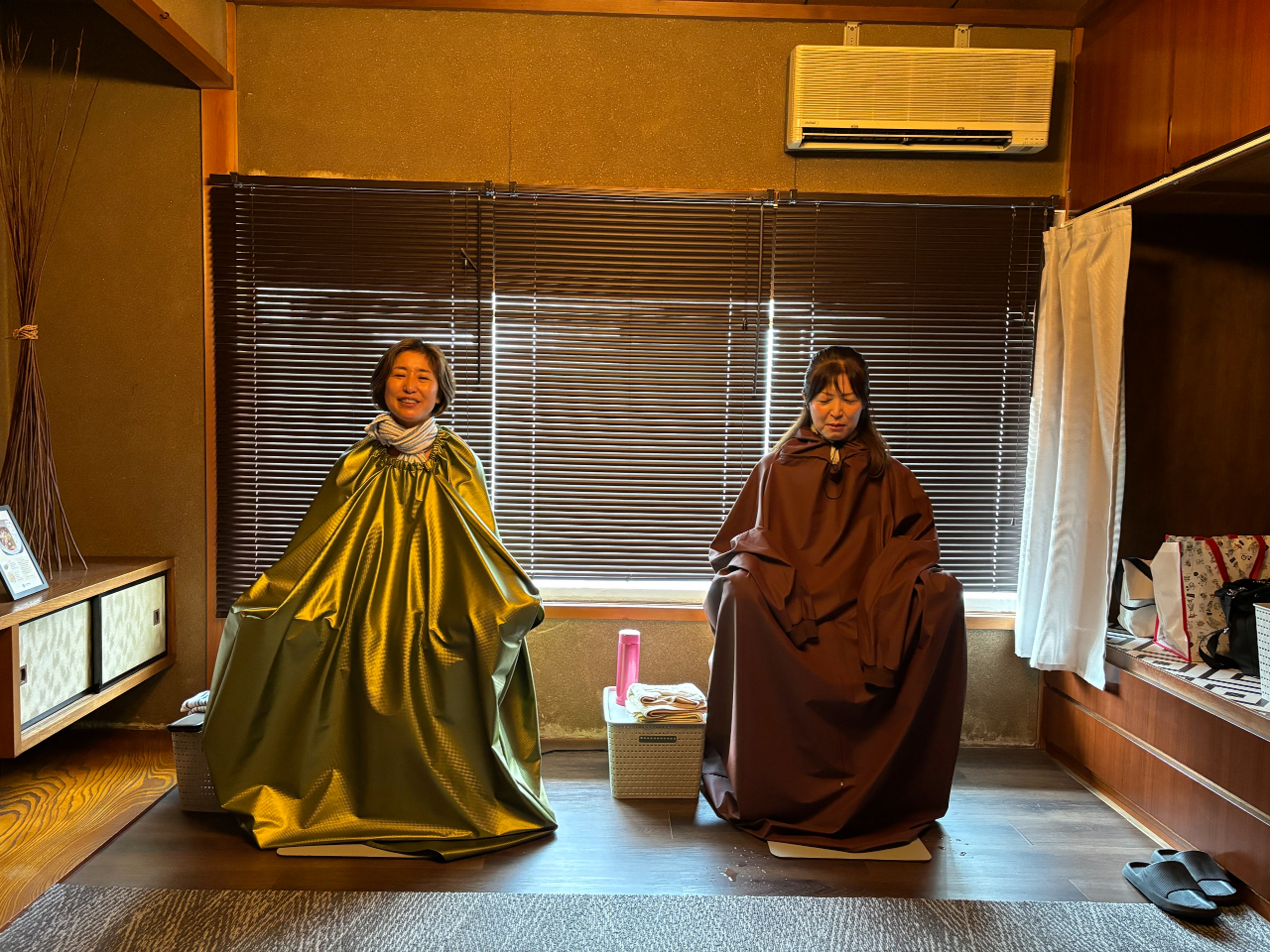 リラックスのためのよもぎ蒸し(40分)+ 体を伸ばすヨガ(30分) 土日祝日(岐...