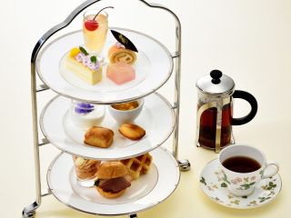 〜6月のスイーツ〜パステルカラーをテーマにしたスイーツをご用意しております。