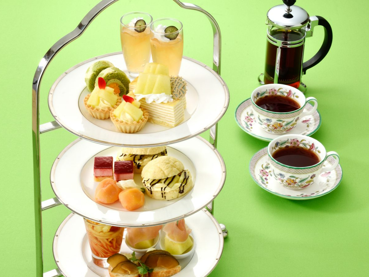 〜8月のスイーツ〜メロンをテーマにしたスイーツをご用意しております。