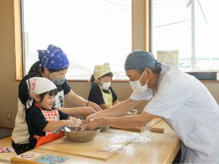 うどんづくり体験!